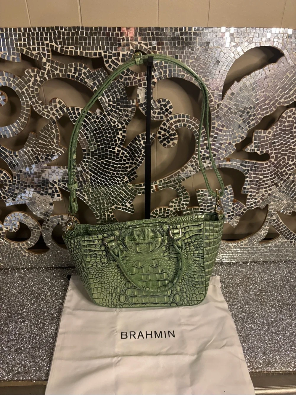 ⭐️Brahmin Green Croc-Embossed Satchel‎
